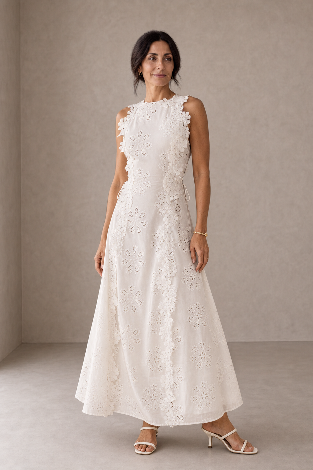 Della | Elegant Embroidered Maxi Dress