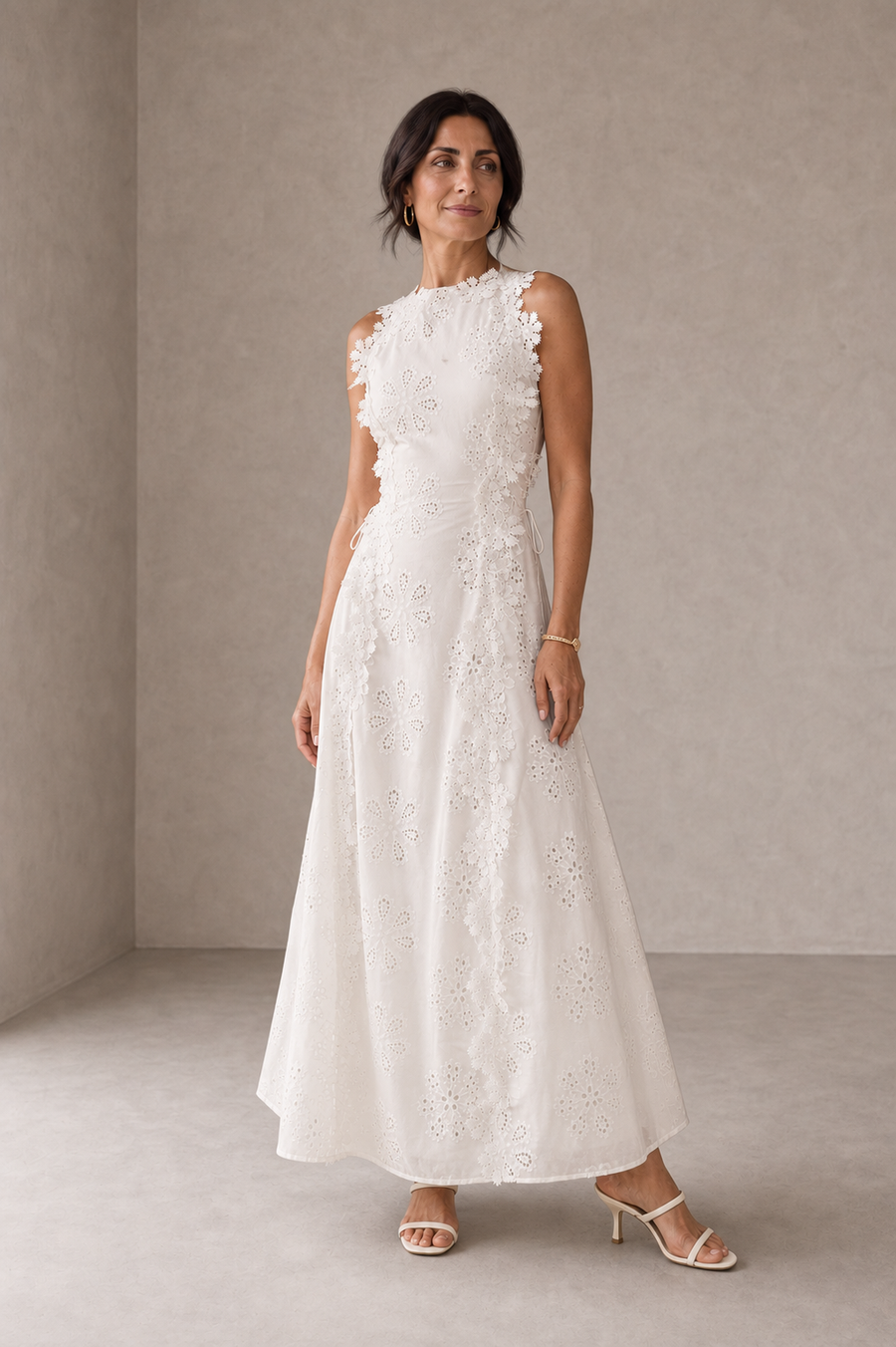 Della | Elegant Embroidered Maxi Dress