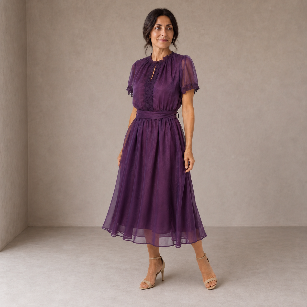 Flavia | Chiffon Maxi Dress with Keyhole Neckline and Lace Trim