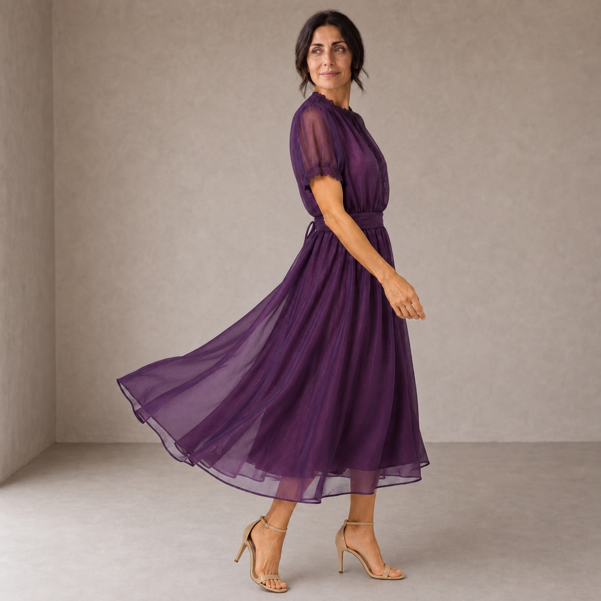 Flavia | Chiffon Maxi Dress with Keyhole Neckline and Lace Trim