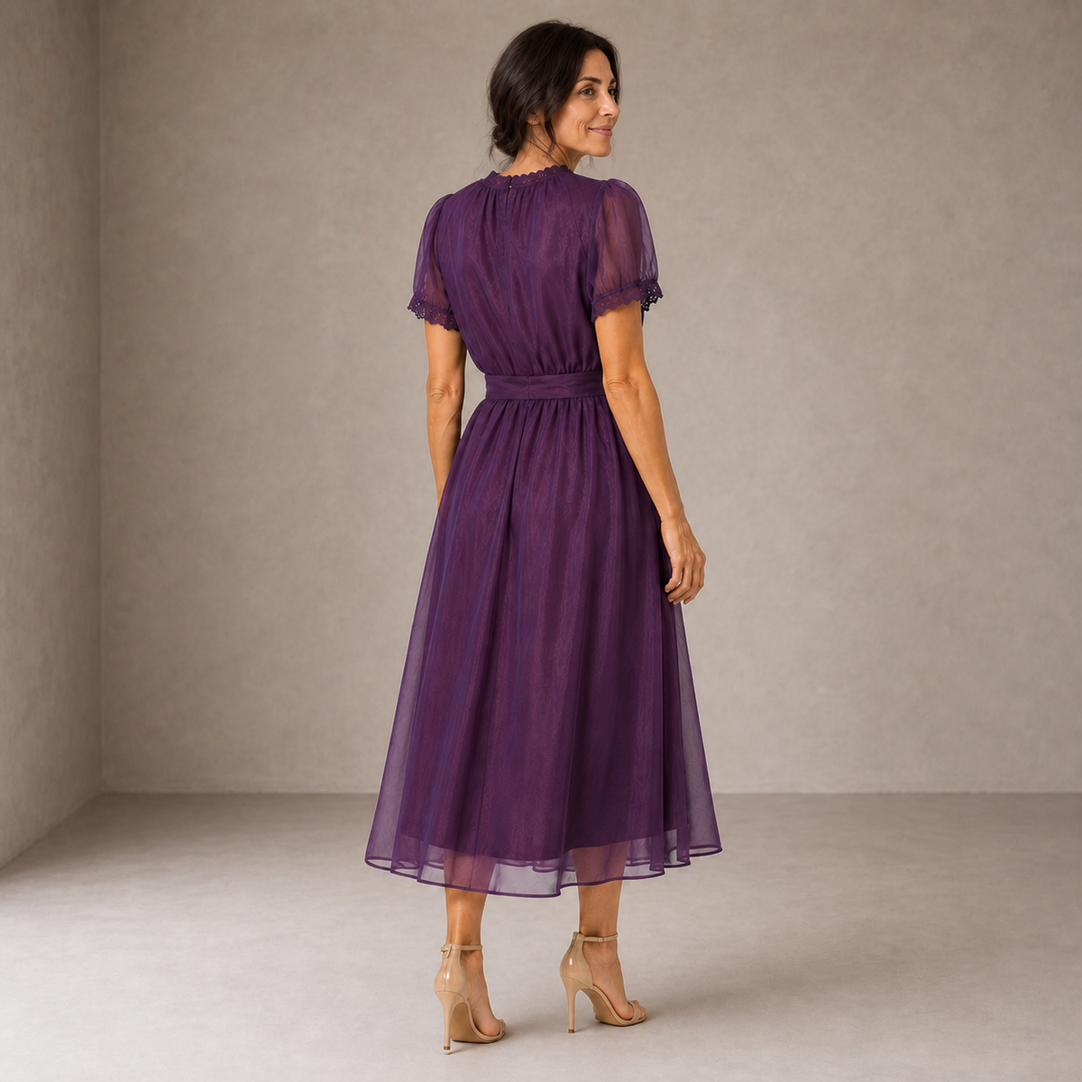 Flavia | Chiffon Maxi Dress with Keyhole Neckline and Lace Trim