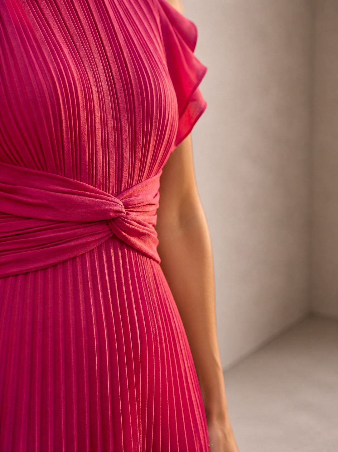 Seraphina | Elegant Pleated Maxi Dress with Knotted Waist